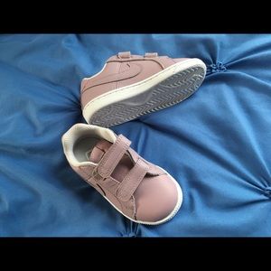 Nike Lavender toddler shoes